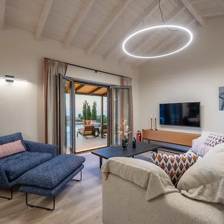 Villa Horizon Retreat Agrilias