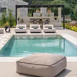 Horizon Retreat Villa